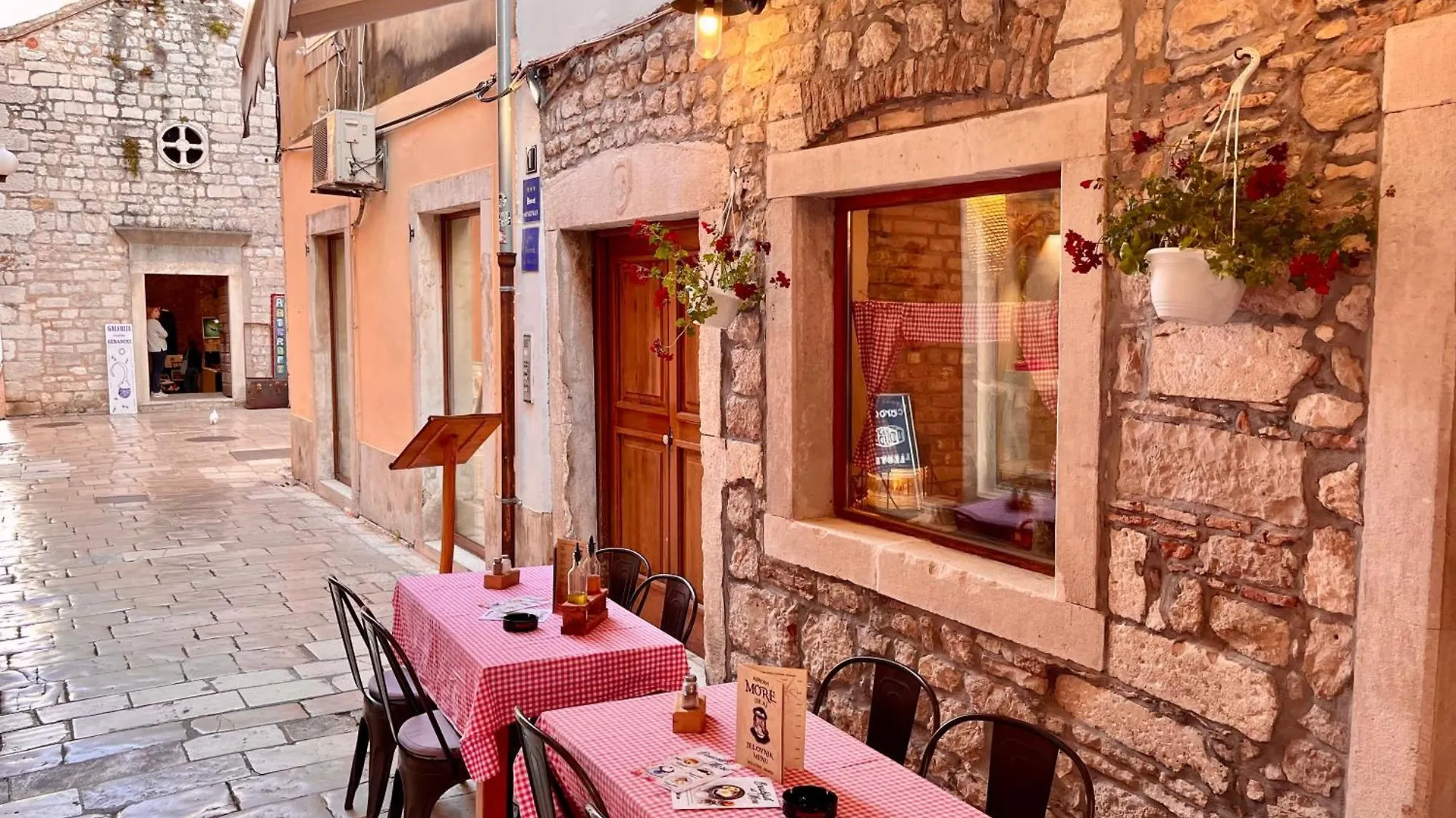 Apartman In Centar Studio Mozzira Free Breakfast Zadar Apartment